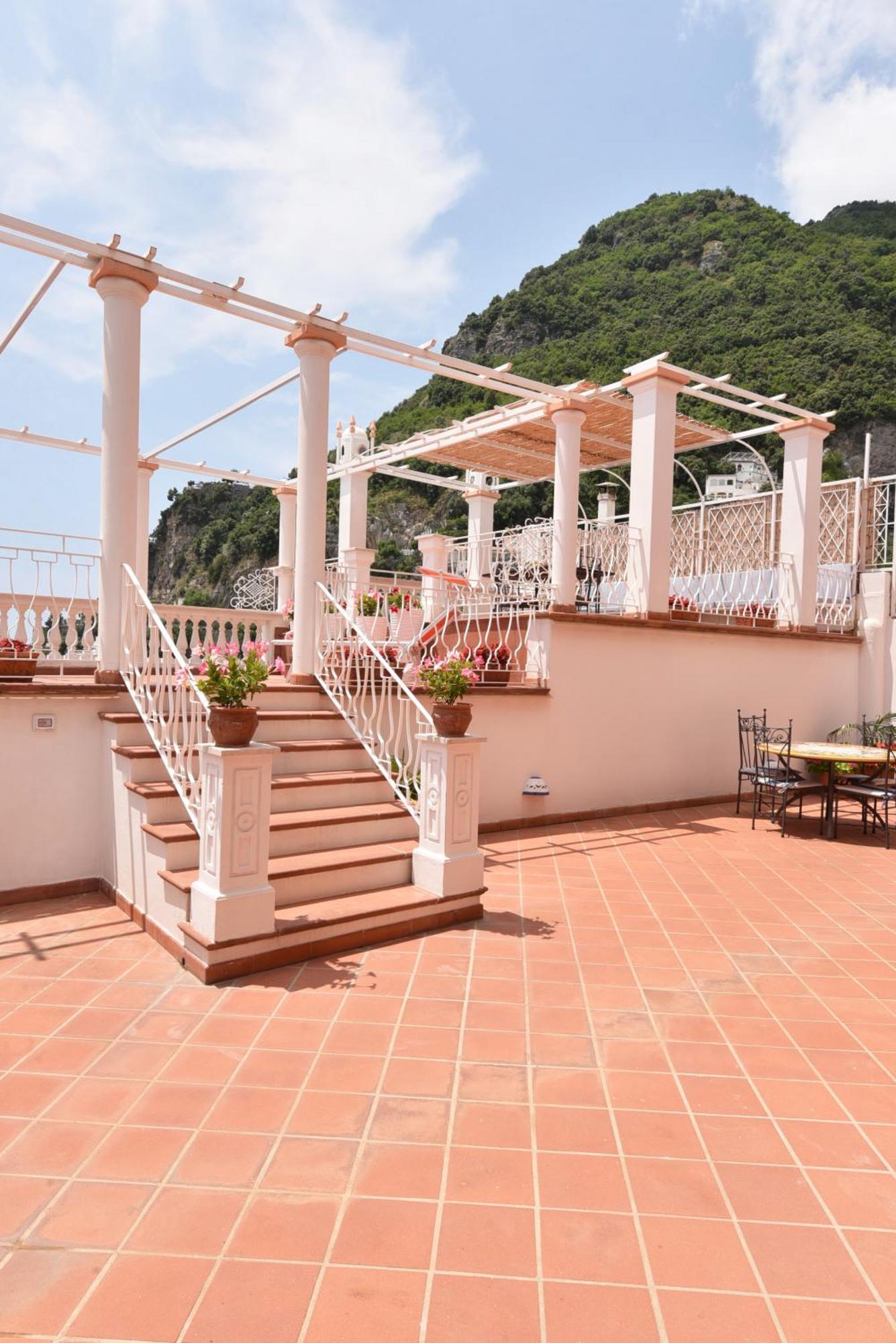 Villa Sunshine Positano Room Exterior photo